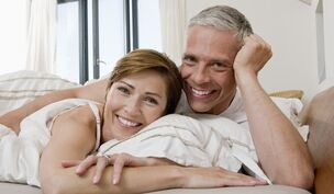 Добър интимен живот на мъж и жена на възраст